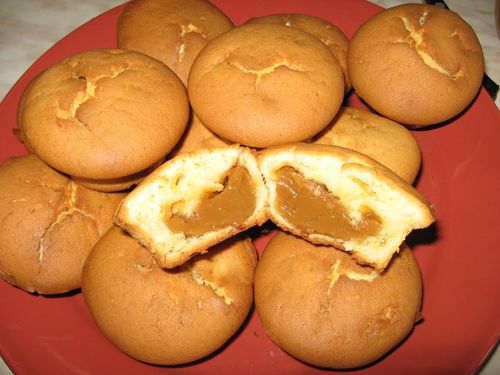 Маффины с вареной сгущенкой внутри рецепт