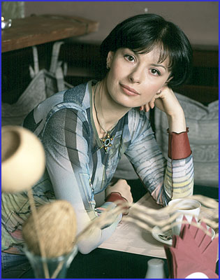 Мария Шалаева В Короткой Юбке – Первокурсница 2002