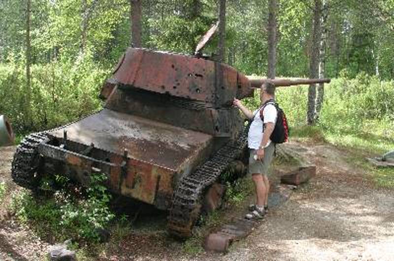 Где можно найти танк. Находки немецких танков второй мировой войны. Подбитый танк т-26. Заброшенный т-26. Заброшенный танк пантера.