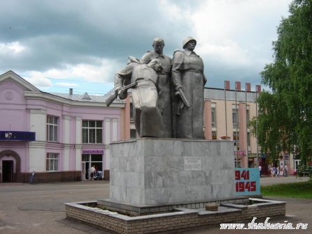 Шахунья нижегородская область. Памятники в Шахунье Нижегородской области. Шахунья Нижегородская область памятник Победы. Достопримечательности г.Шахунья. Шахунья Нижегородская область площадь города.