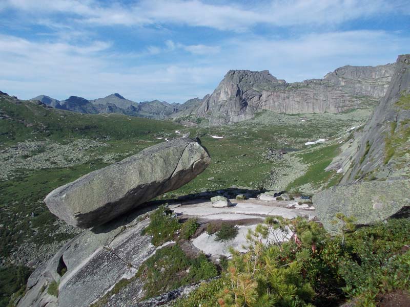 Спящий саян гора фото