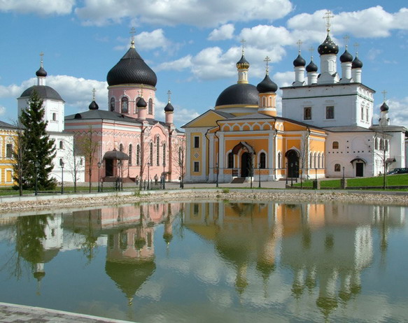 Новая пустынь. Монастырь в поселке новый быт. Монастыри вокруг Бронниц. Давидово Вознесенская пустынь на карте. Новый быт монастырь фото.